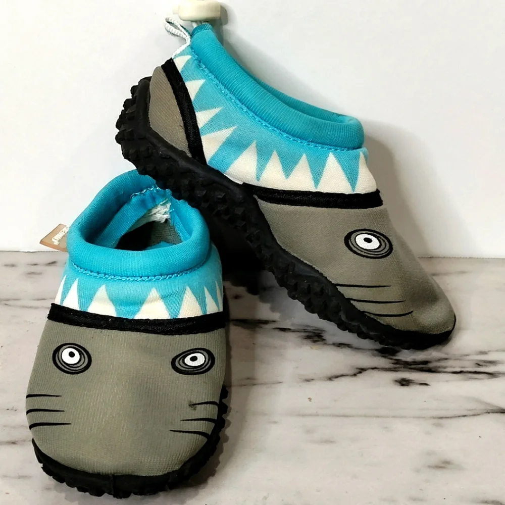 EUC Fresko kid's shark water shoes size 7